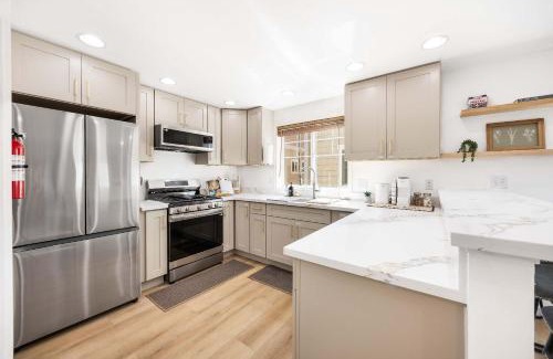 Lake City House | Modern 2BR Gem Near UW & Lake Trails & Garage