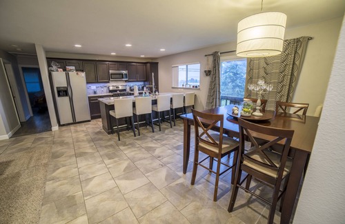Dubuque House | Modern 2BR home centrally located in historic Dubuque