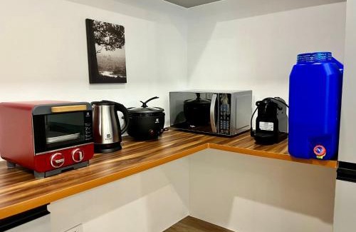 Pio del Pilar Apartment | Modern 2BR in Central Makati! Netflix Wi-Fi Pool