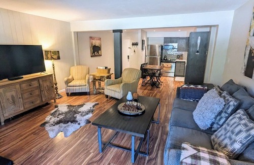 Saint Mary's Condo | Modern 2br lakeview Condo in the mountains