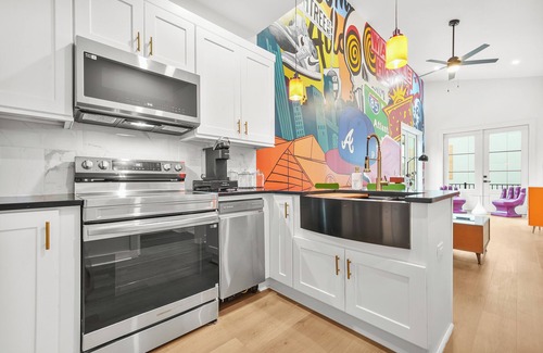 Union City House | Modern 2BR Micro Home Near ATL Airport – Cozy, Stylish, and Free WiFi