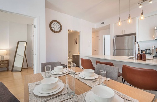 International District Apartment | Modern 2BR Old Port Condo | Free Indoor Parking