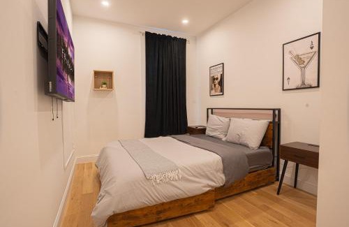 Ocean Hill Apartment | Modern 2BR plus Basement Brooklyn Stay and Backyard