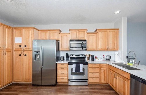 Tempe Apartment | Modern 2BR Pool Gym, Near ASU Mill Ave&Cmelbck Mtn