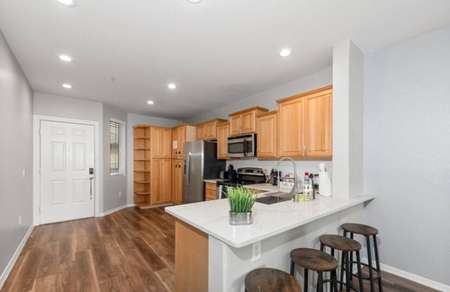 Tempe Apartment | Modern 2BR Pool Gym, Near ASU Mill Ave&Cmelbck Mtn