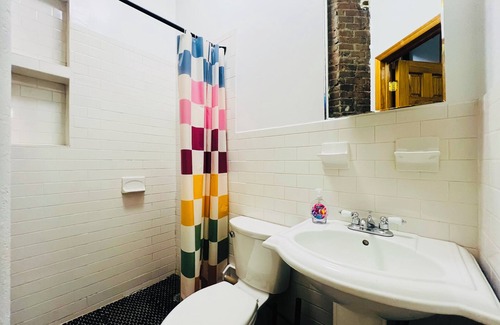 Midtown West Apartment | Modern 2BR Retreat in the Heart of Hell’s Kitchen – Steps from Times Square