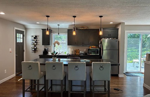 Minnetrista House | Modern 2BR Retreat by Lake Minnetonka