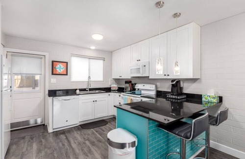 South Scottsdale Apartment | Modern 2BR Retreat w/Pool in Old town Scottsdale