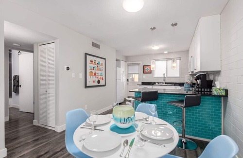 South Scottsdale Apartment | Modern 2BR Retreat w/Pool in Old town Scottsdale