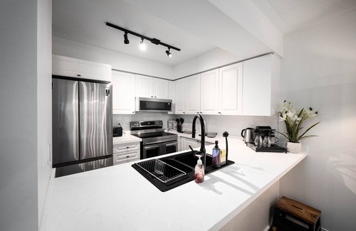 Bay Cloverhill Condo | Modern 2BR Style + Balcony in Downtown Toronto