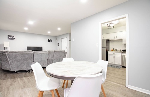 East Orange House | Modern 2BR, Unit 1, Yard, Laundry, Smart TV