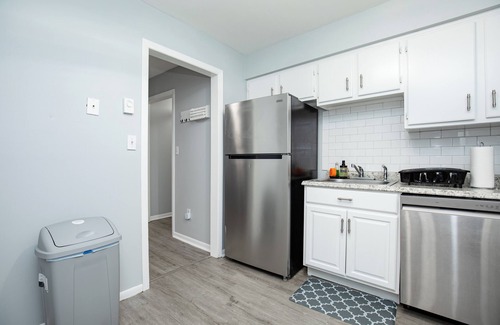 East Orange House | Modern 2BR, Unit 1, Yard, Laundry, Smart TV