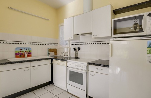 Biscarrosse Plage House | Modern 2BR Villa, 700m from Beach, Terrace & Garden, Sleeps 4