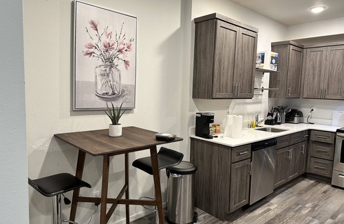 South Tacoma Apartment | Modern 2nd floor Condo close to Shopping!