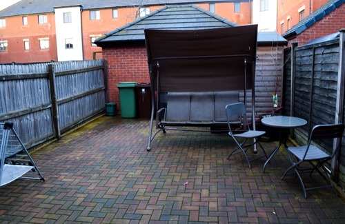 Wolverhampton House | Modern 3 Bed 2 Bath House