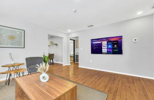 Winter Haven House | Modern 3 Bed 2 Bath Home 3 minutes from Legoland