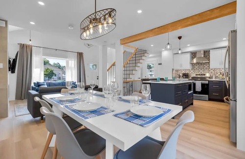 Port Weller House | Modern 3 bed house, steps from beach and minutes from wineries. Pet friendly!