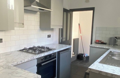 Cleethorpes House | Modern 3 Bed House with Parking