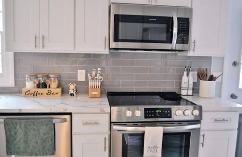 East Stroudsburg Other | Modern 3-bedroom farmhouse with AC and WiFi in East Stroudsburg