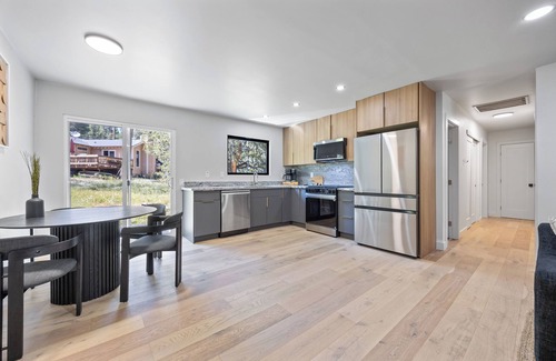 Mountain View Estates House | Modern 3-bedroom cabin in South Lake Tahoe