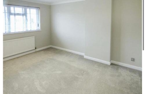Ramsden Heath Apartment | Modern 3 bedroom home