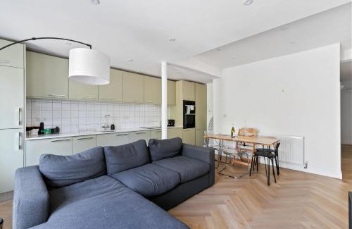 Bruce Grove Apartment | Modern 3 Bedroom Apartment in Tottenham
