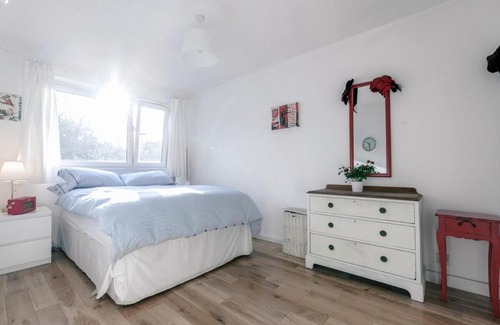 Brixton Apartment | Modern 3 Bedroom Apartment in Brixton