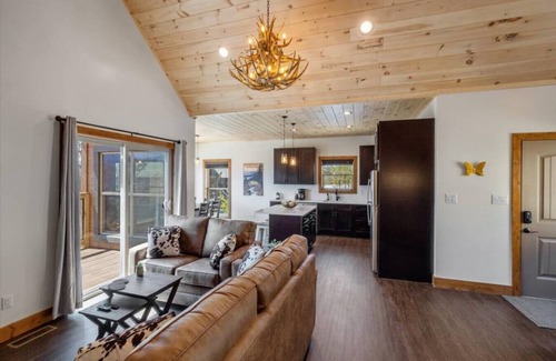 Wears Valley Cabin | Modern 3 Bedroom Cabin with Mountain Views!