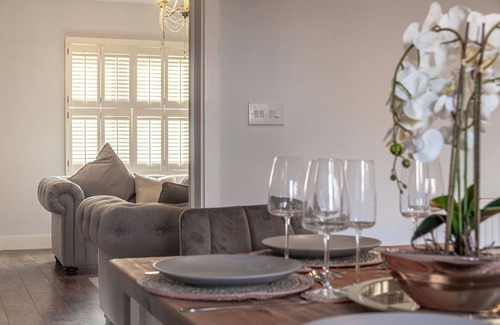 Combe Down House | Modern 3 bedroom house close to the city with parking