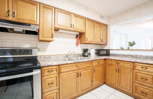 Seybold Apartment | Modern 3-Bedroom in Heart of Wynwood Art District