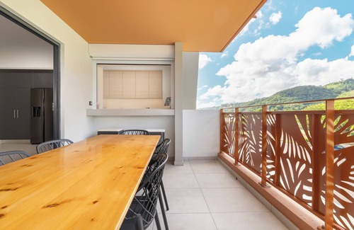 Punaauia Apartment | Modern 3 bedrooms apt in Punaauia with parking