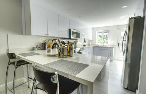 Montego Bay House | Modern 3 bedrooms with king size bed and hot tub