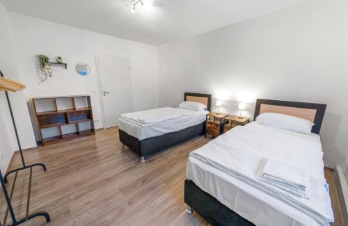 Frohnhausen Apartment | Modern 3-BR Apmt. Sleeps 6+ (Martin-der-Meisterliche)