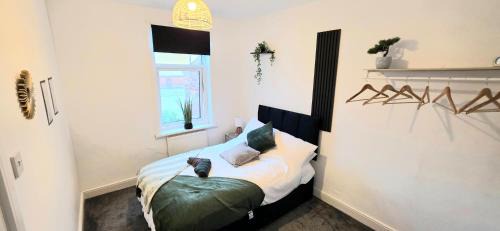 Barrow-in-Furness House | Modern 3-BR - Sleeps 5 - Contractors Stay- WiFi