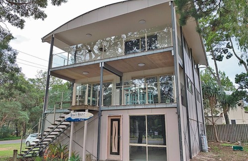 Amity Point House | Modern 3 level home, Central Location with water glimpses
