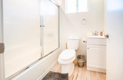 Hollywood Apartment | Modern 3-levels 2-Bedroom Loft by Hollywood Close To Downtown LA