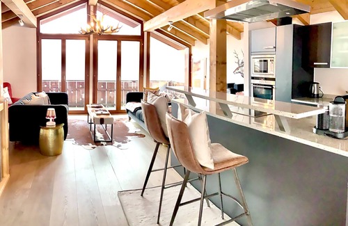Saas-Fee Ski Chalet | Modern 300m Grand Luxury Chalet With Great Views!