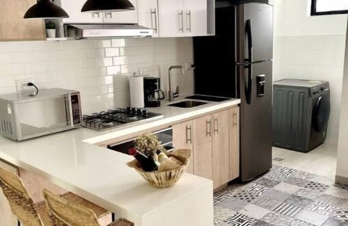 Cali Condo | Modern 302 apartment w/AC +WiFi + Parking