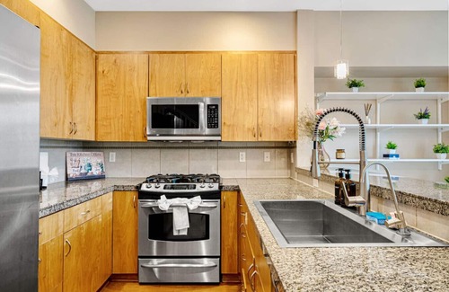 Issaquah House | Modern 3b/3b Townhouse @Issaquah | Near Trails