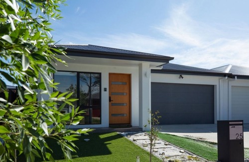 Throsby House | Modern 3B house, pet friendly close nature reserve
