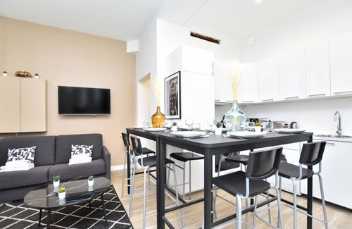 Quartier de la Roquette Apartment | Modern 3BD for 8 guests in Bastille Voltaire