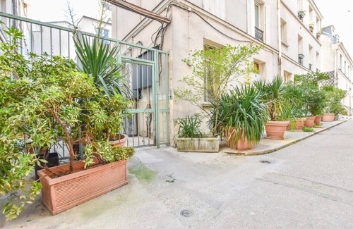 Quartier de la Roquette Apartment | Modern 3BD for 8 guests in Bastille Voltaire