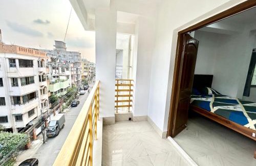 Kolkata Apartment | Modern 3BHK Apt for Big Groups & Family on EM Bypass