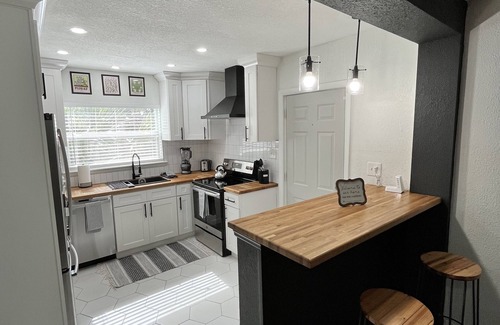 Tampa House | Modern 3BR, 2BA home minutes from Tampa hot spots
