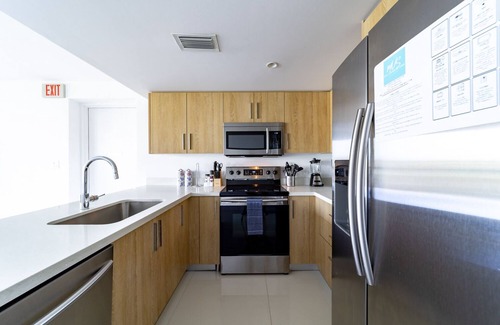 Bay Harbor Islands Apartment | Modern 3BR Apartment – Family Friendly Rental Walk to Bal Harbor Shops & Beach