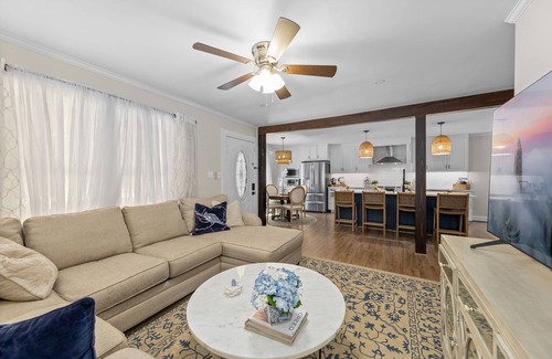 Mount Mourne House | Modern 3BR Charm In Mooresville/PETS WELCOME