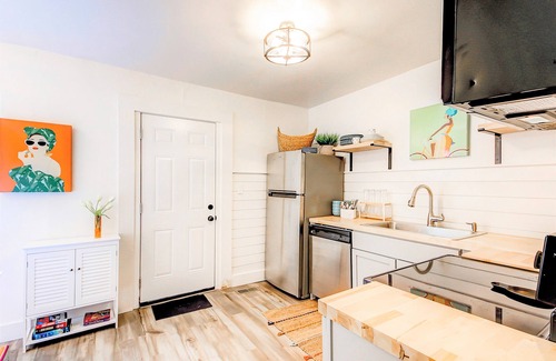 North Charleston House | Modern 3BR Cottage on Poplin, Pet & Family Friendly