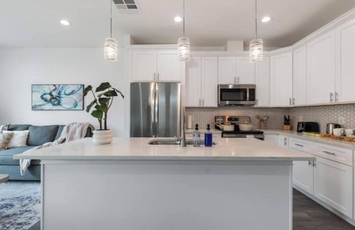 Northside House | Modern 3BR Gem Near Downtown