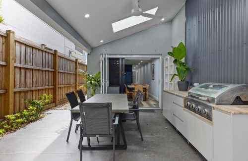 Glebe Apartment | Modern 3BR Glebe Home with Terrace & Garage for 8