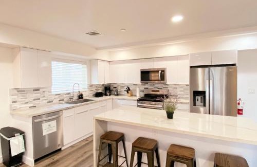 Mid City House | Modern 3BR Home in Mid-City